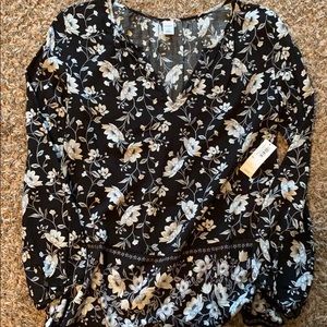 Black old navy top size XS.